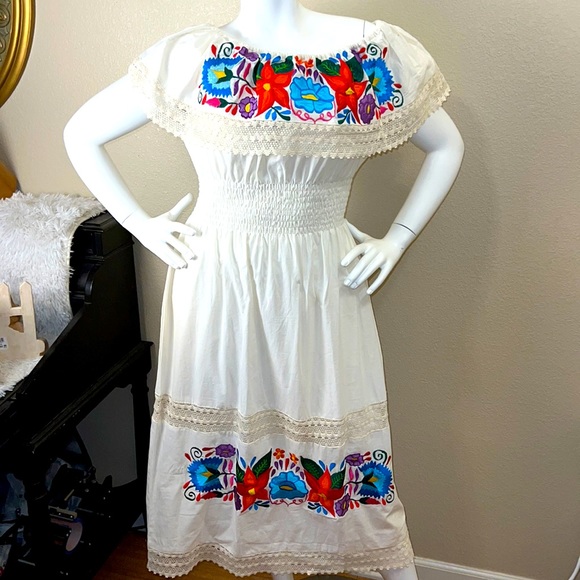 MEXICANA Dresses & Skirts - Mexican Embroidery Long Off Shoulders Dress NEW